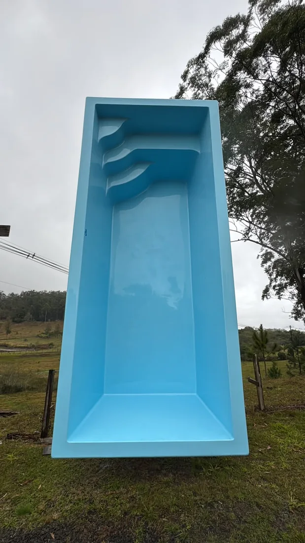 Foto real da piscina Essence de 2,5 por 5 metros