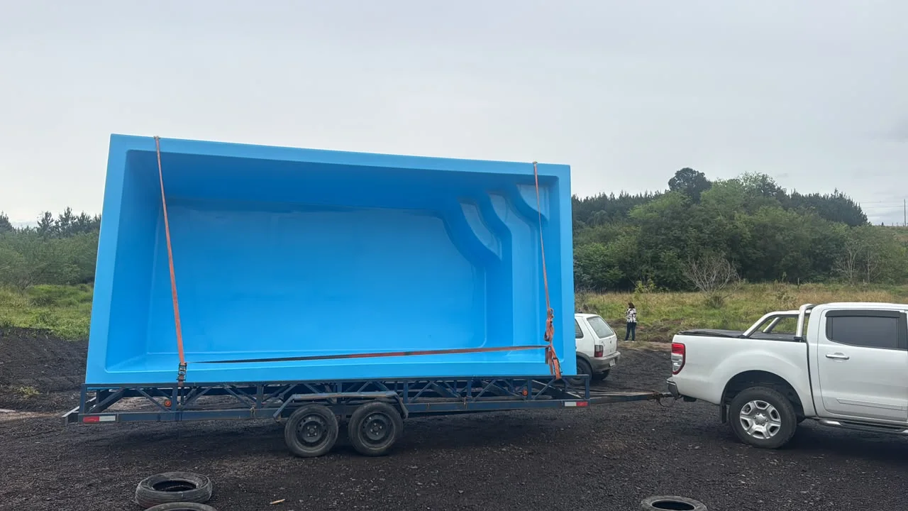 Piscina Fiberlux preparada para transporte